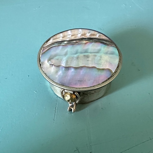 Vintage Other - Vintage Iridescent Mother-of-Pearl /Abalone Oval Trinket Box